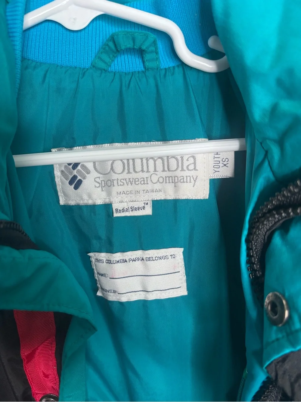 Columbia Kids Black Jacket with Teal & Pink Accents xs